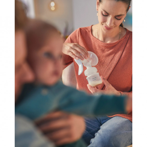 Молокоотсос Philips Avent Manual Breast Pump SCF430/01 в Чите