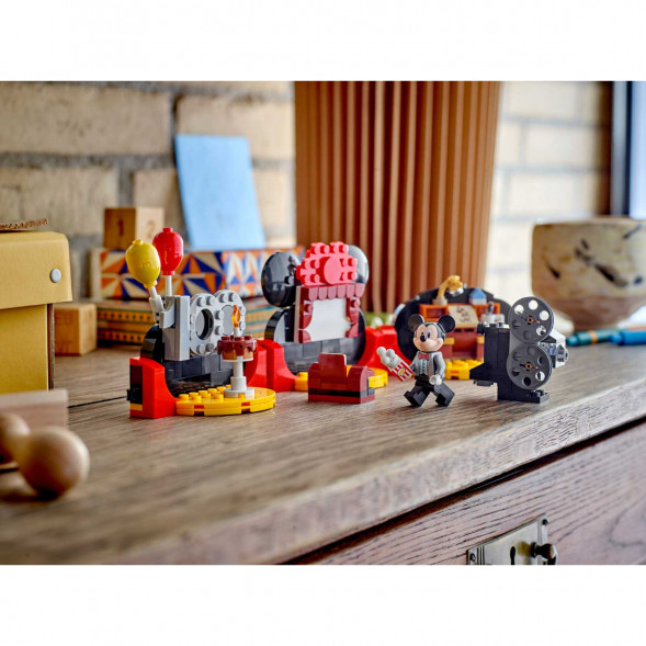 Конструктор LEGO Disney 40600 Празднование 100-летия Дисней в Чите
