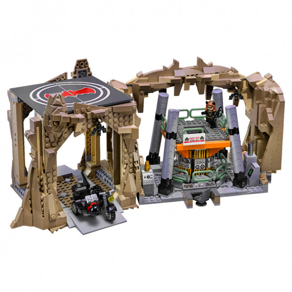 Конструктор LEGO Коллекционные наборы 76052 Логово Бэтмена в Чите