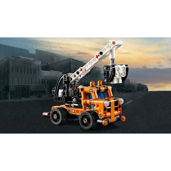Конструктор LEGO Technic 42088 Ремонтный автокран в Чите