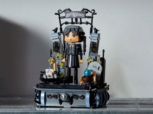 Констурктор LEGO Wednesday 76780 Фигурка Венсдей Аддамс в Чите