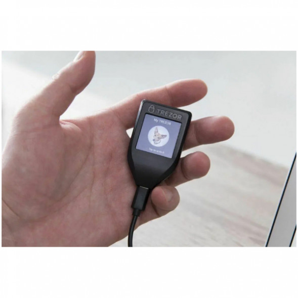 Аппаратный криптокошелек Trezor Model T в Чите