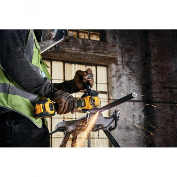 Аккумуляторная угловая шлифмашина DEWALT DCG409NT, без АКБ и ЗУ, в кейсе TSTAK в Чите