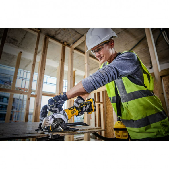 Аккумуляторная дисковая пила DEWALT DCS571N без АКБ и ЗУ в Чите