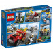 Конструктор LEGO City Police 60137 Побег на буксировщике в Чите