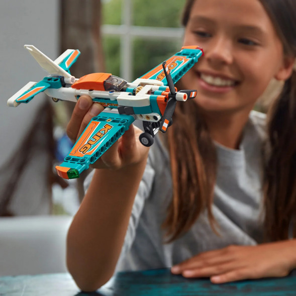 Конструктор LEGO Technic 42117 Гоночный самолёт в Чите