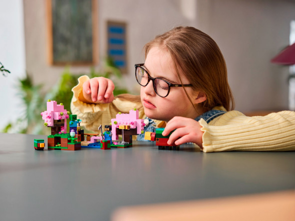 Конструктор LEGO Minecraft 21260 Сад цветущей вишни в Чите