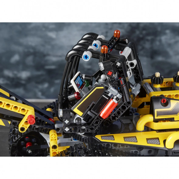 Конструктор LEGO Technic 42094 Гусеничный погрузчик в Чите