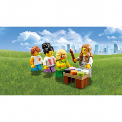 Конструктор LEGO City Town 60234 Комплект минифигурок Весёлая ярмарка